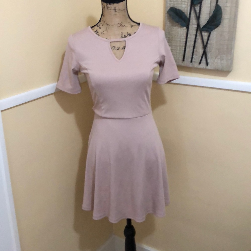 Pale pink dress size 6